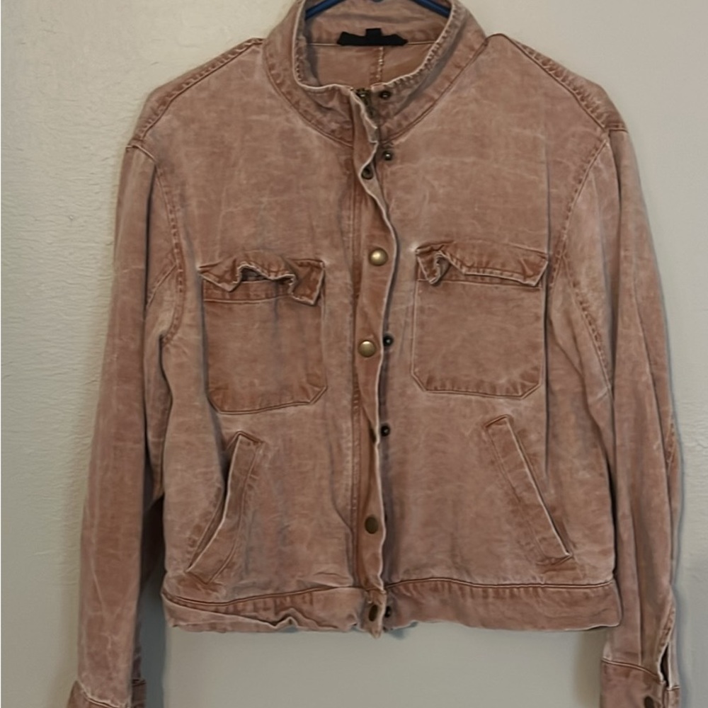 Women’s tan jacket